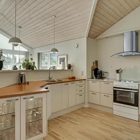 Lovely In With Kitchen Дом отдыха *