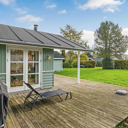 Casa vacanze Lovely In With Kitchen Stege
