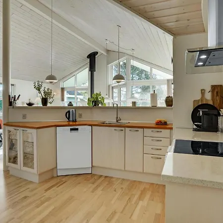 Lovely In With Kitchen