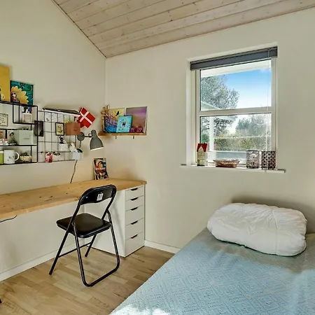 Casa vacanze Lovely In With Kitchen